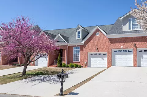 8230 Double Eagle Ct, Ooltewah, TN 37363