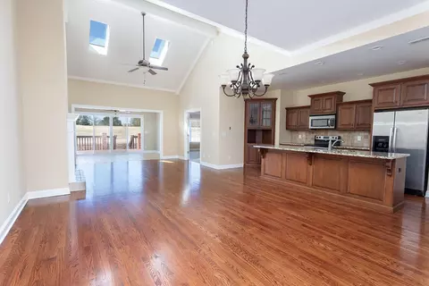 8230 Double Eagle Ct, Ooltewah, TN 37363 photo 4