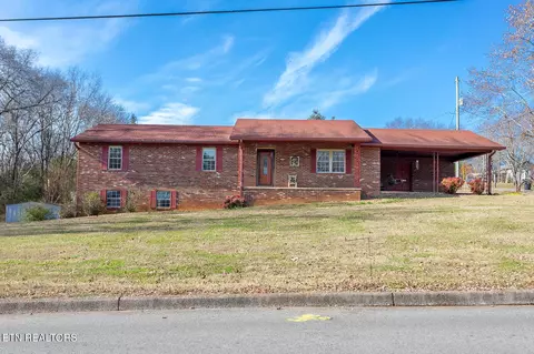 1812 N Jackson St, Athens, TN 37303