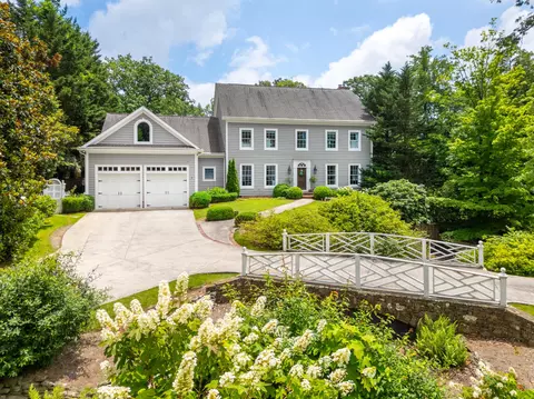 405 Linden Way, Lookout Mountain, TN 37350