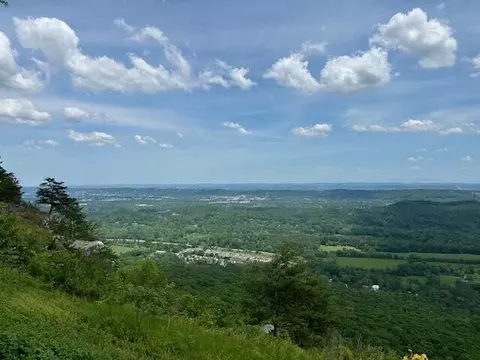 1513 Chickamauga Trl, Lookout Mountain, GA 30750