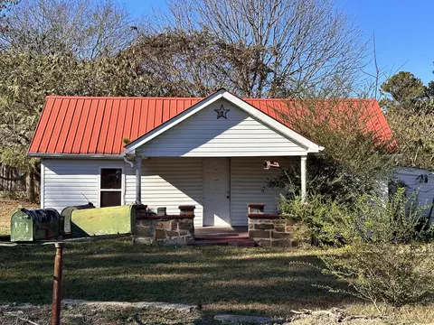 34 Kemp Rd, La Fayette, GA 30728
