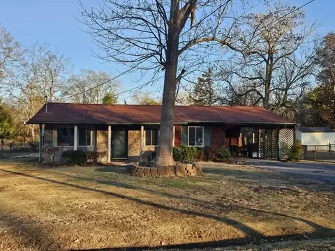 211 Shelby St, Fort Oglethorpe, GA 30742