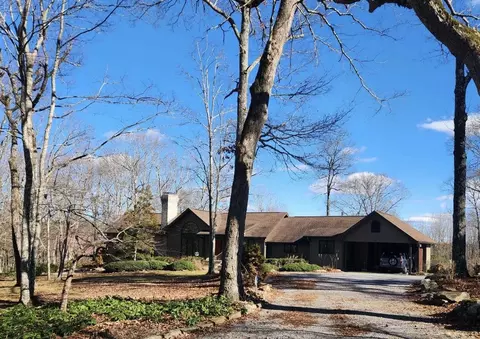 541 Kell Ridge Rd, Signal Mountain, TN 37377