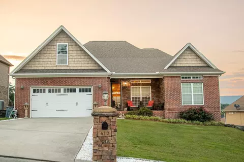 612 Sunset Valley Dr, Soddy Daisy, TN 37379