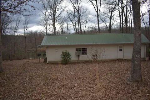 1390 Sharon Cir, Crossville, TN 38555
