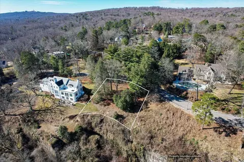 133 Fairy Trl, Lookout Mountain, TN 37350