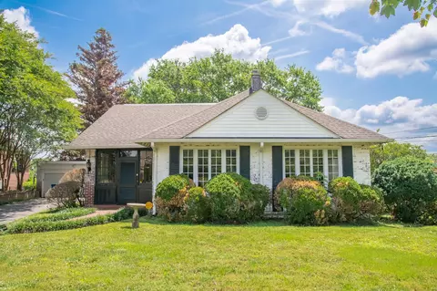 596 S Crest Rd, Chattanooga, TN 37404