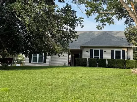 3367 Clearwater Dr, Clarksville, TN 37042