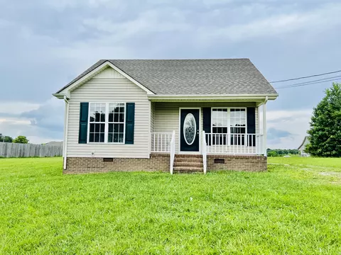 8 Crockett Dr, Fayetteville, TN 37334