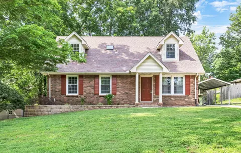 403 Crabtree Cir, Clarksville, TN 37040