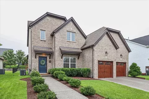 191 Dayflower Dr, Hendersonville, TN 37075