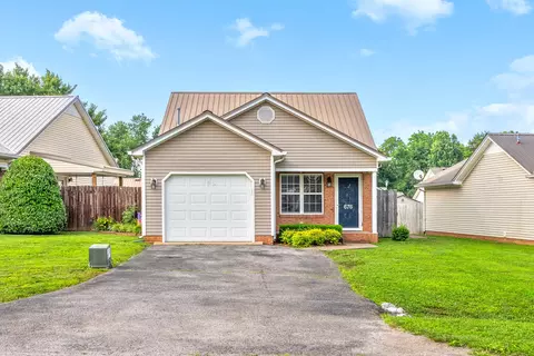 676 Hunters Ln, Hopkinsville, KY 42240