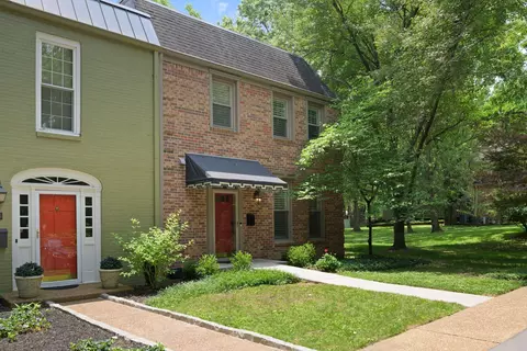 4400 Belmont Park Ter #216, Nashville, TN 37215