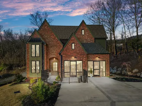 423 Sun Valley Rd #702, Chattanooga, TN 37419