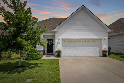 2122 Oak Dr, Murfreesboro, TN 37128