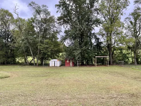Exterior - 4038 Mount Zion Rd, Morrison, TN 37357 photo 8 of 9