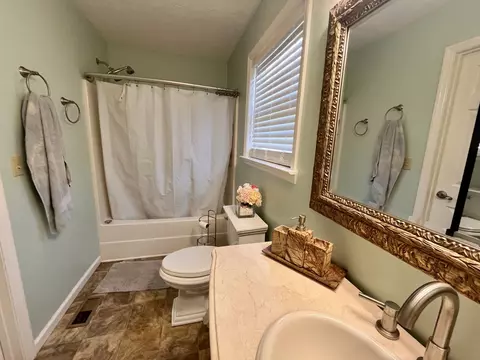 Bath - 4038 Mount Zion Rd, Morrison, TN 37357 photo 2 of 4