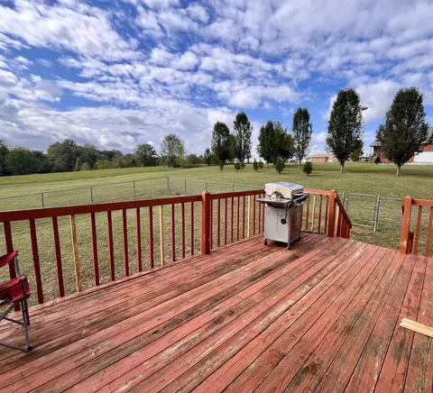 Exterior - 4038 Mount Zion Rd, Morrison, TN 37357 photo 3 of 9