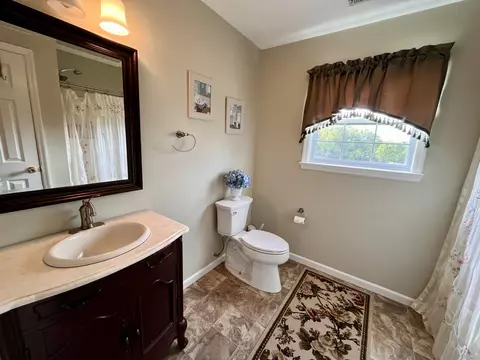 Bath - 4038 Mount Zion Rd, Morrison, TN 37357 photo 4 of 4
