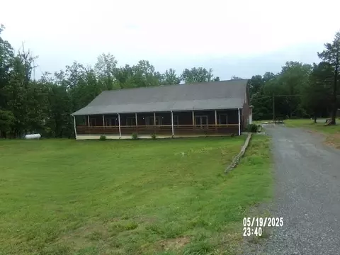 1835 Mosley Ferry Rd, Chapmansboro, TN 37035