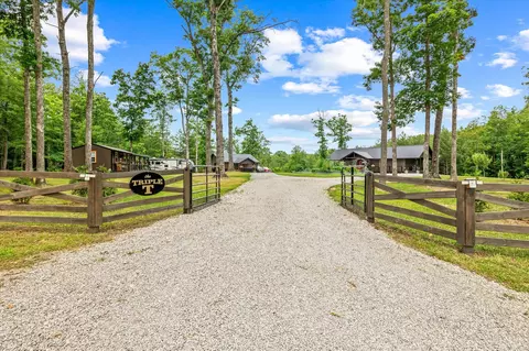 634 Cowboy Way, Jamestown, TN 38556
