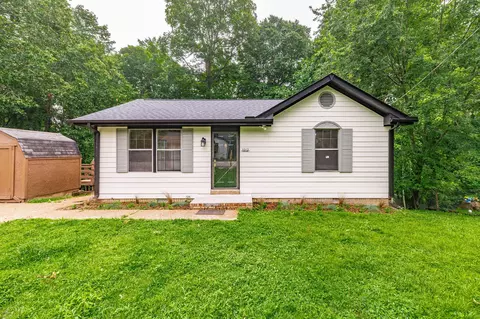 1012 Hollis Ln, White House, TN 37188
