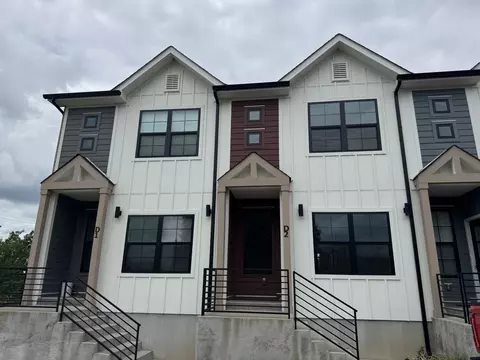 41 W High St #D2, Clarksville, TN 37040