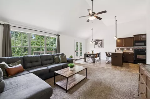 1815 Camelot Dr, Clarksville, TN 37040