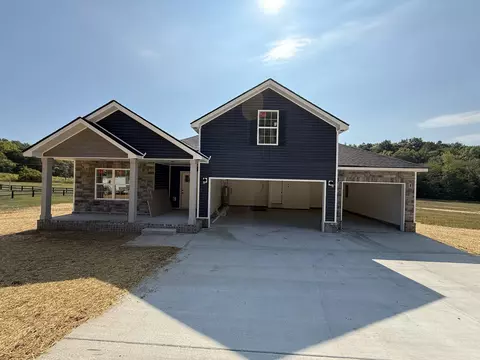1904 Flats Rd, Cunningham, TN 37052