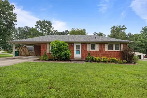 207 Pine Hill Dr, Waverly, TN 37185