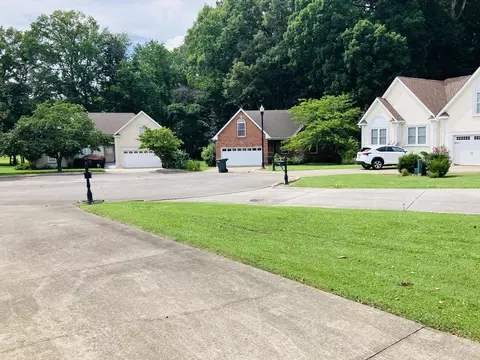 Exterior - 104 Brookview Ct, Springfield, TN 37172 photo 4 of 7