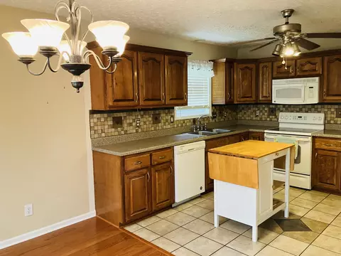Kitchen - 104 Brookview Ct, Springfield, TN 37172 photo 1 of 3