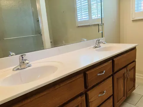 Bath - 104 Brookview Ct, Springfield, TN 37172 photo 3 of 3