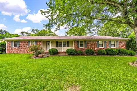 301 Tremont Dr, Hopkinsville, KY 42240
