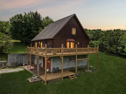 32 Morris Ln, Pleasant Shade, TN 37145
