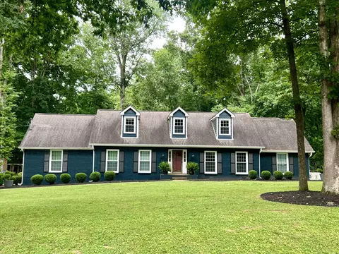187 Hidden Lake Rd, Hendersonville, TN 37075