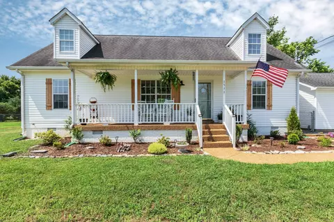 1511 Bridle Ln, Chapel Hill, TN 37034