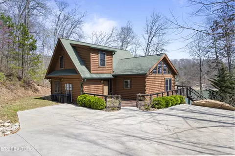 645 Bankston Ln, La Follette, TN 37766