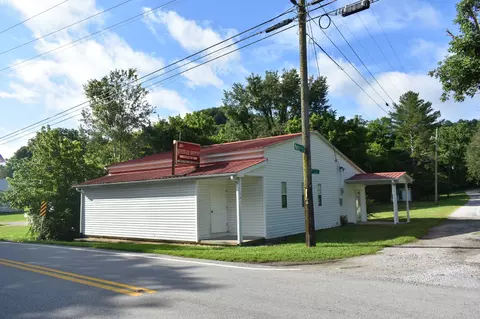 742 Lancaster Hwy, Lancaster, TN 38569