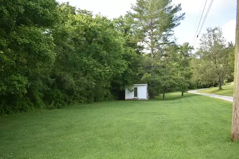 11 Maple St E, Lancaster, TN 38569 photo 1