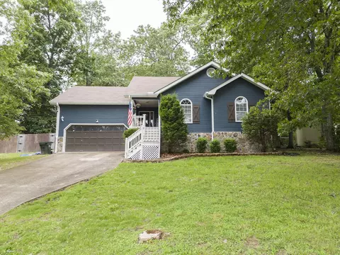 8721 Forest Pond Dr, Harrison, TN 37341
