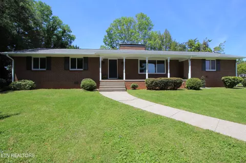 1001 Willow Dr, Maryville, TN 37803