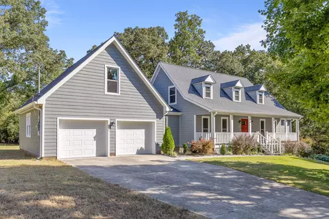 7713 Elizabeth Way Dr, Ooltewah, TN 37363