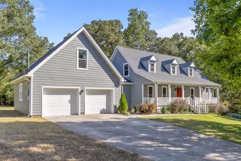 7713 Elizabeth Way Dr, Ooltewah, TN 37363