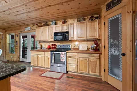 Kitchen - 496 Boyd Rd, Dunlap, TN 37327 photo 3 of 4