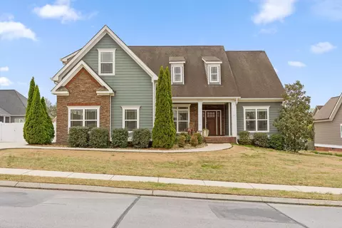 8898 Seven Lakes Dr, Ooltewah, TN 37363