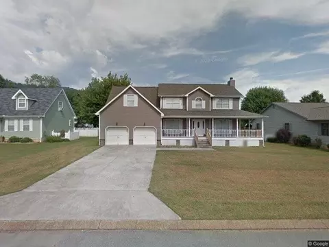 153 Willow Creek Dr, Soddy Daisy, TN 37379