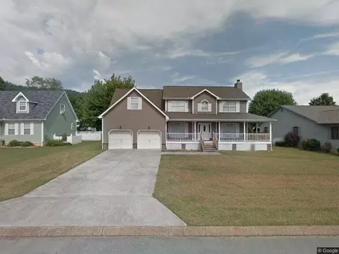 153 Willow Creek Dr, Soddy Daisy, TN 37379