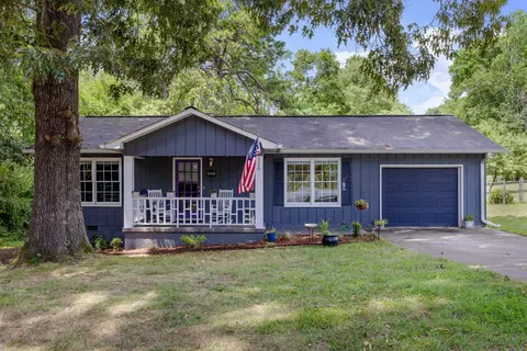 105 E School St, Tunnel Hill, GA 30755